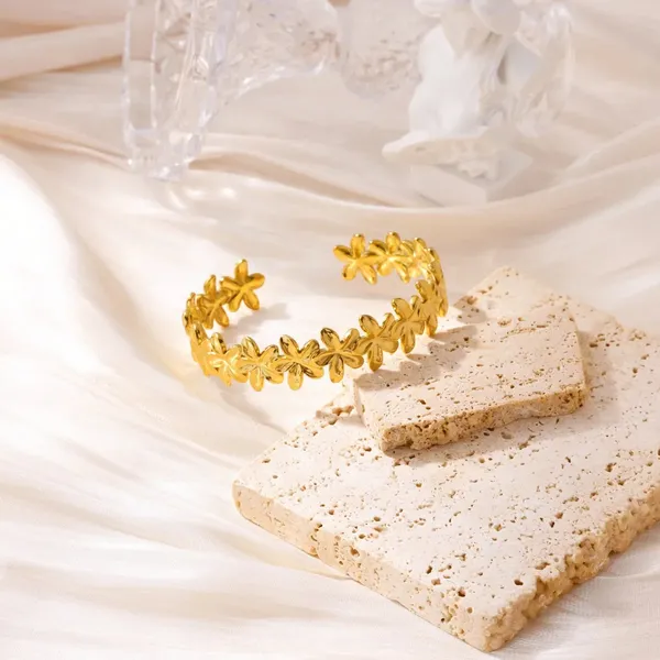 Gold_Bloom_3Pcs_Jewelry_Set_For_Women